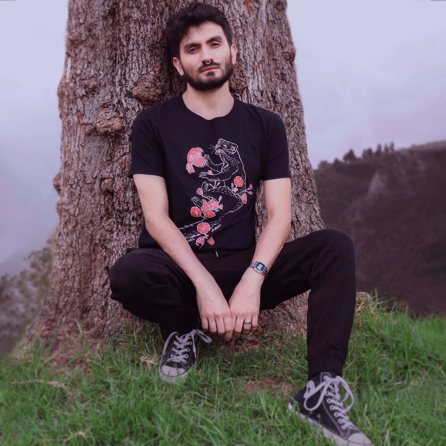 Camiseta de algodón,  serigrafía a dos tintas, diseño Tolomuco-Eira Barbara.